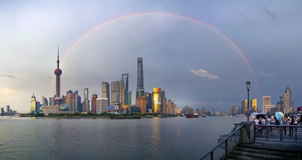 城市彩虹图片