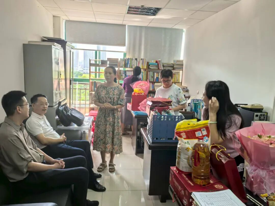 佛山华厦眼科医院陈少斌总助在慰问