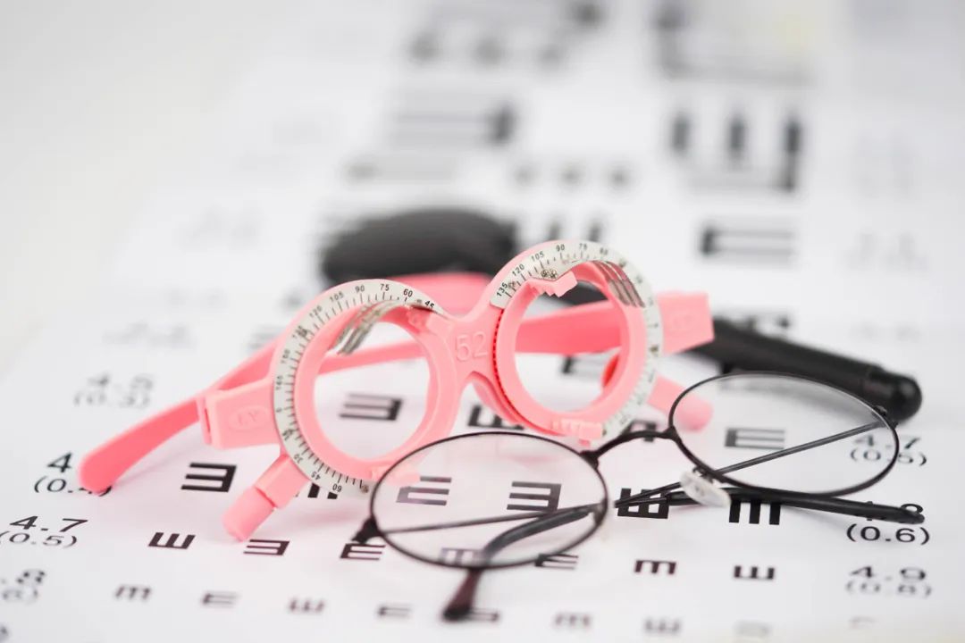 视力表与配镜
