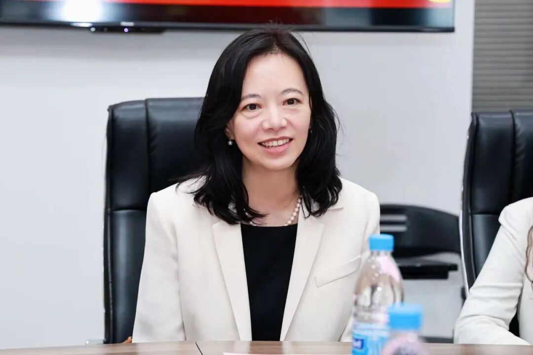陈瑛副总裁高度认可华厦眼科在中国眼科领域的专业地位与战略远见