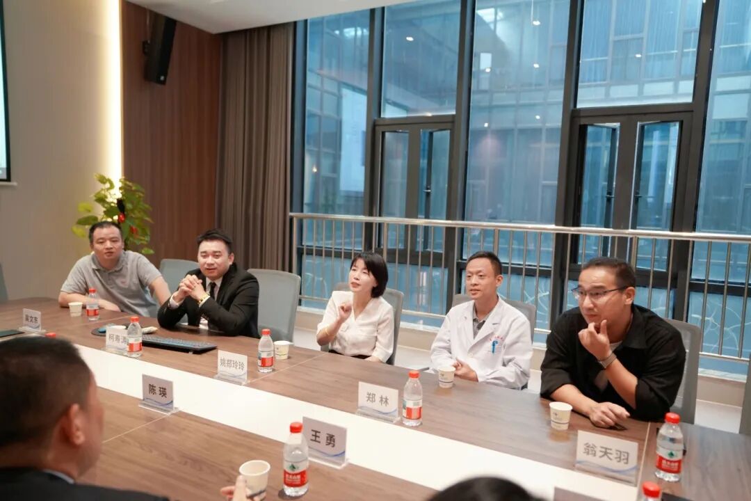 姚郑玲玲总经理系统阐述了厦门眼科中心的发展脉络、学科体系建设的核心成果与未来战略布局。