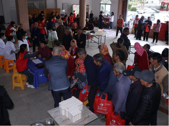 《情暖重阳 爱漫乡村》仙游华厦眼科医院联合仙游县红十字会重阳节走进园庄镇岭北村公益活动