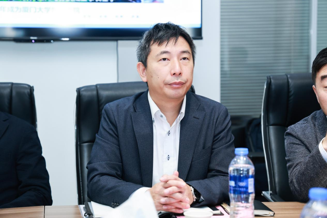 山岸俊介部长对华厦眼科长期的认可与支持致以感谢