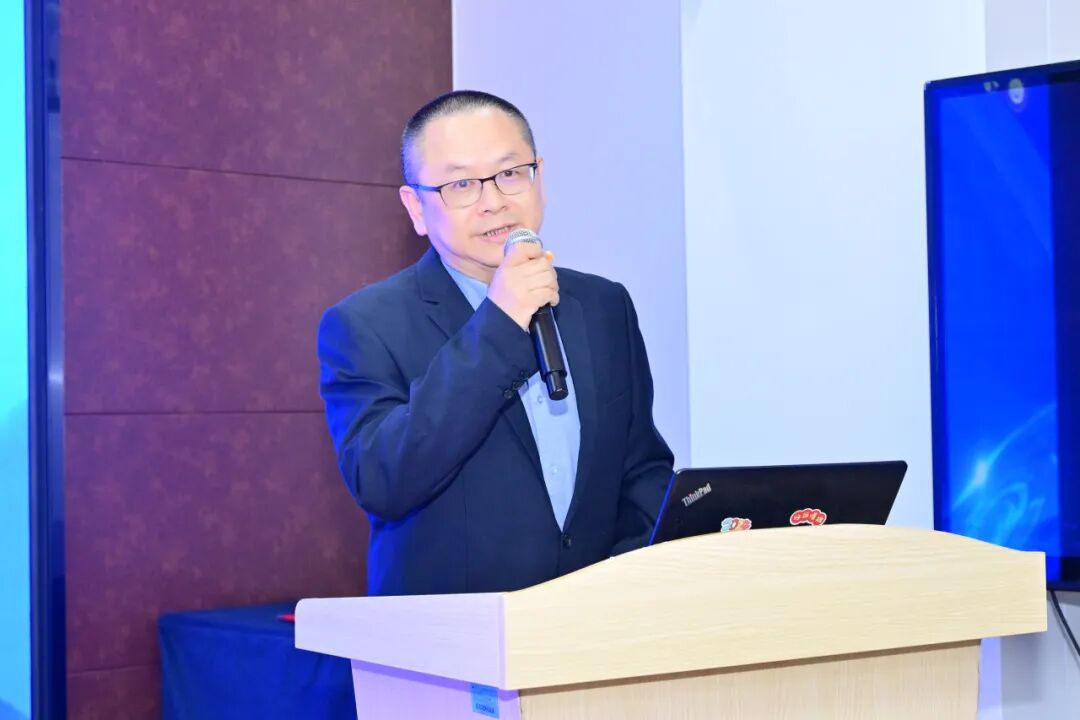 厦门市新闻工作者协会秘书长王艺衍讲话