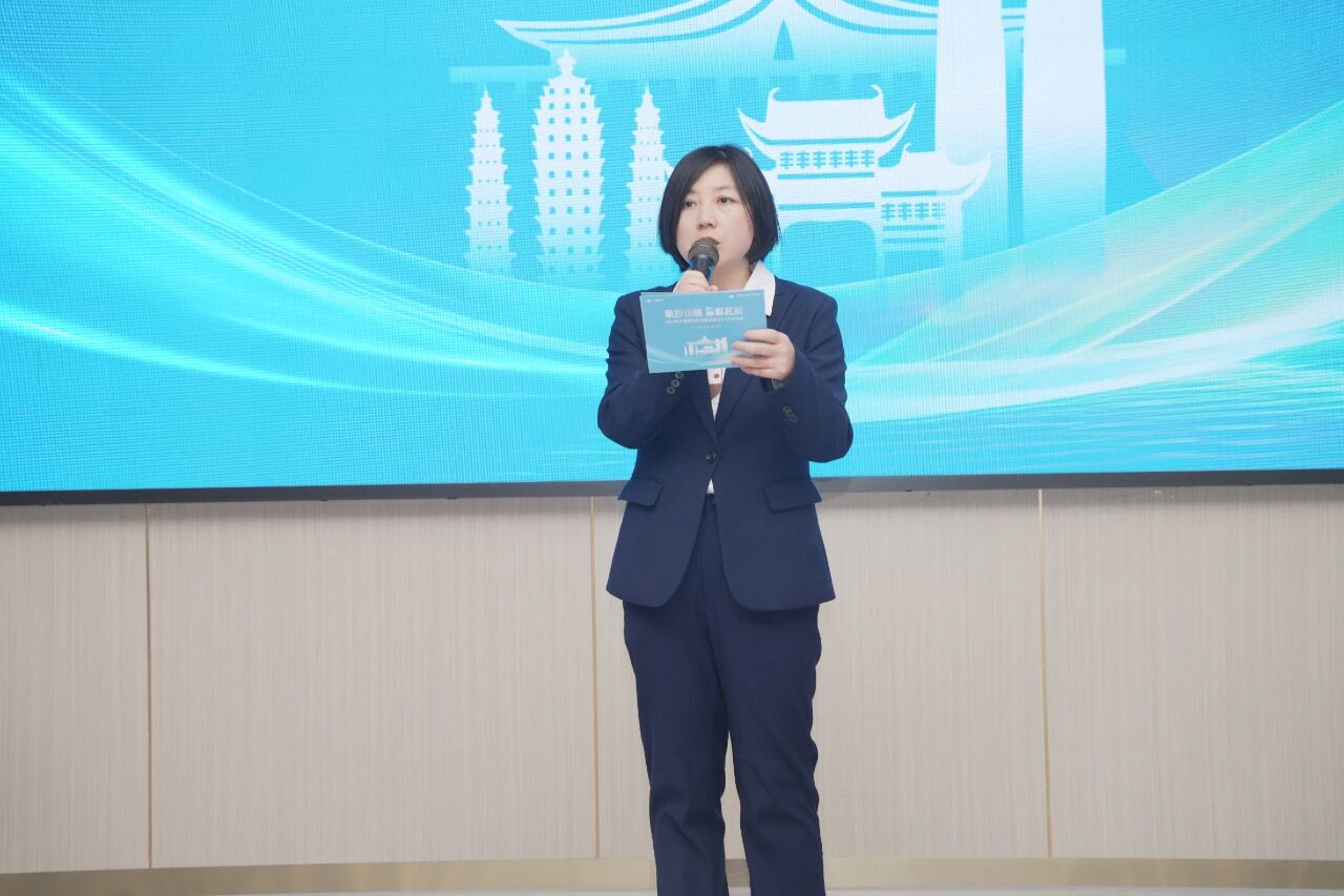 昆明华厦眼科医院屈光专科副主任刘艳红