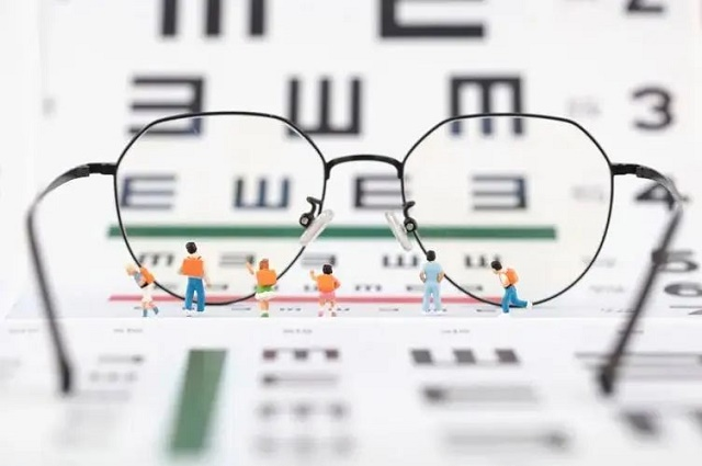 上海和平眼科 | 离焦眼镜与普通眼镜到底有什么区别？