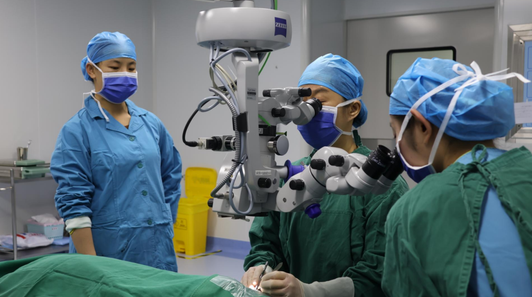 光明无国界，医道共仁心